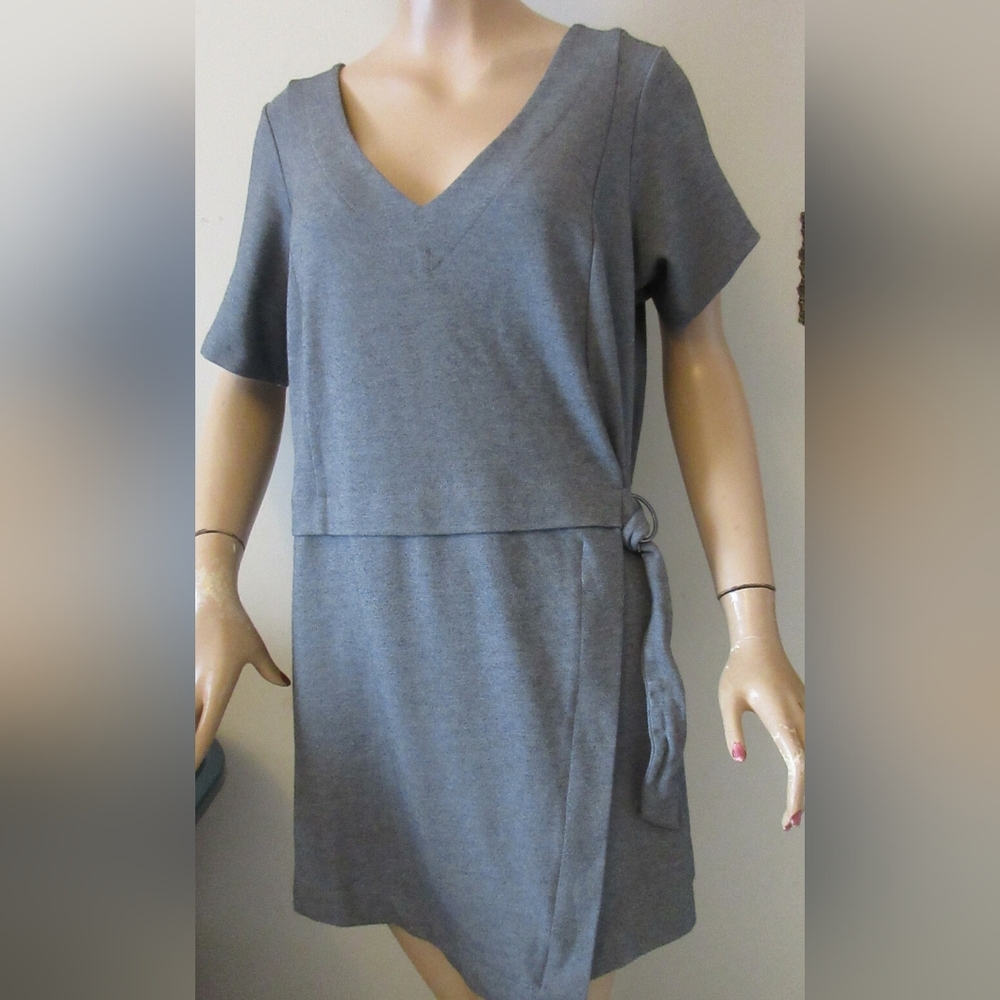 Michel Studio Collection Gray Side Buckle/Tie Style Top Women's Size 1X